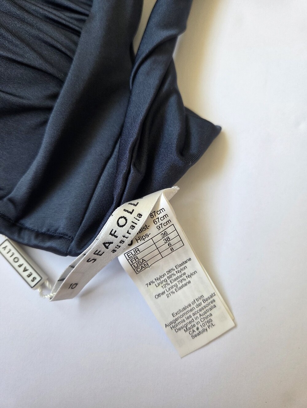 Seafolly Bikin i Halter Top 6 NWT Shine On Twist Swim Navy Blue - Picture 7 of 8